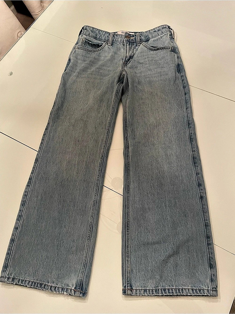 Hollister Low-Rise Baggy Jeans Wide Leg Blue Waist 24 Short